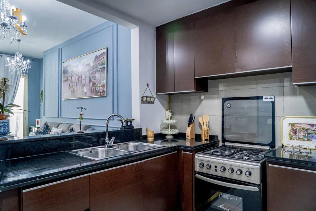 Apartment Victorian Charm 1br Stylish Haven Al Reem *