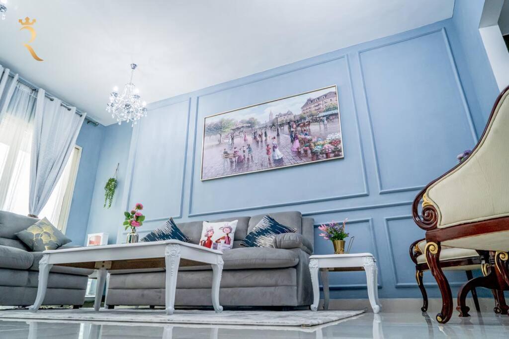 Victorian Charm 1br Stylish Haven Al Reem
