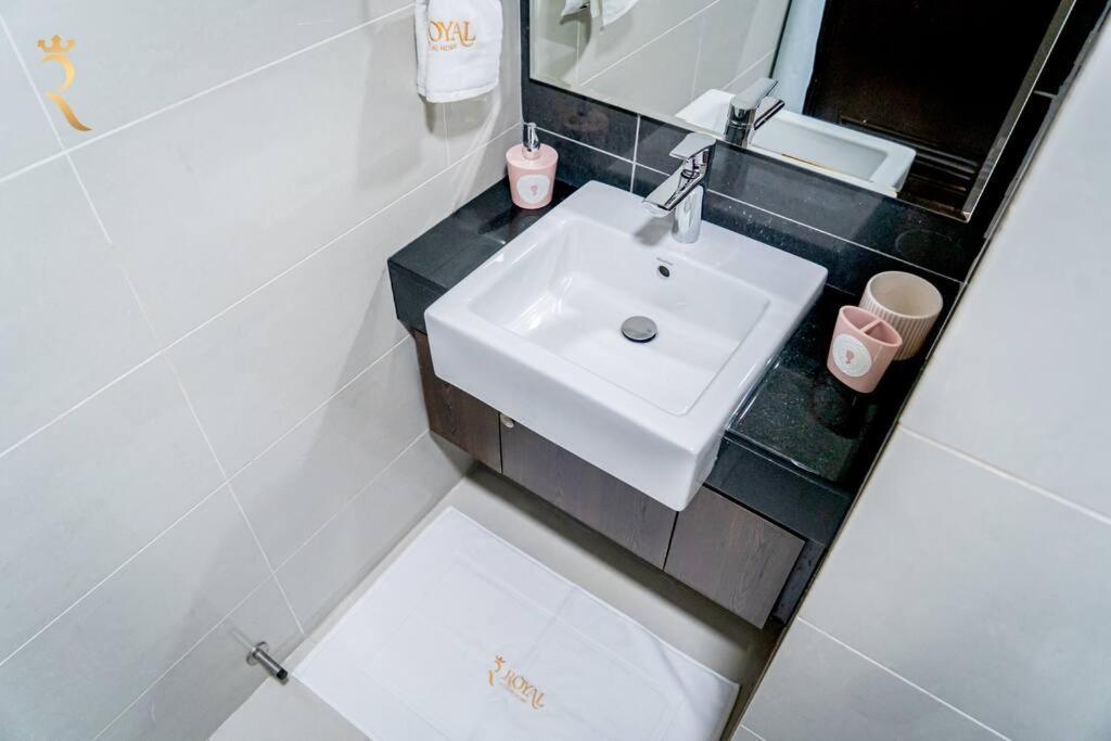 Victorian Charm 1br Stylish Haven Al Reem Apartment
